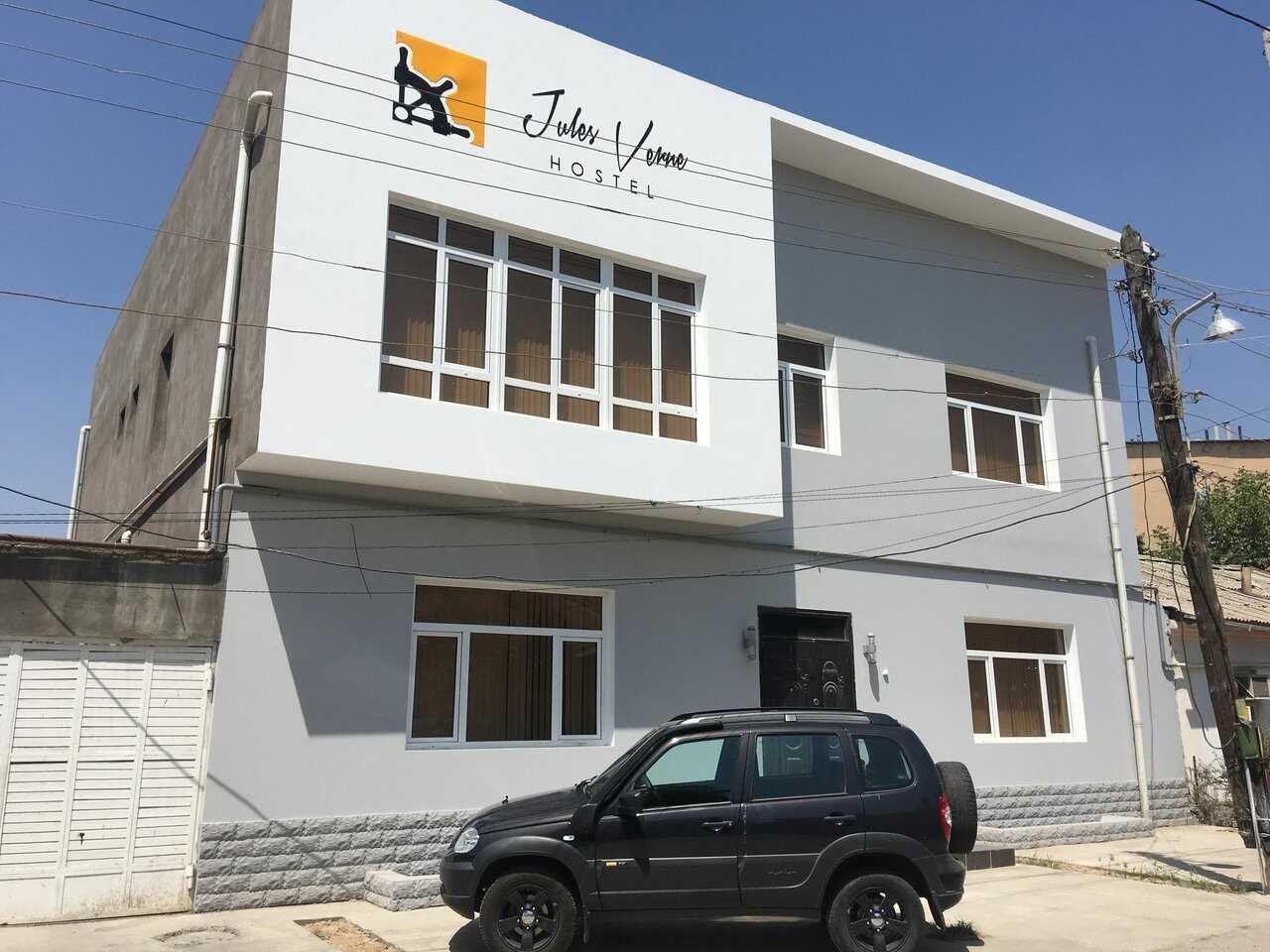 Jules Verne Hostel