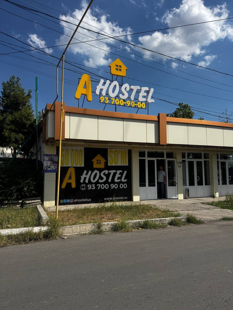 Ahostel metro Tolariq